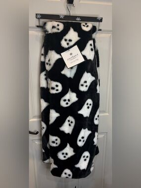 Storehouse Seasonal Ghost Faux Fur Throw 50” x 70”